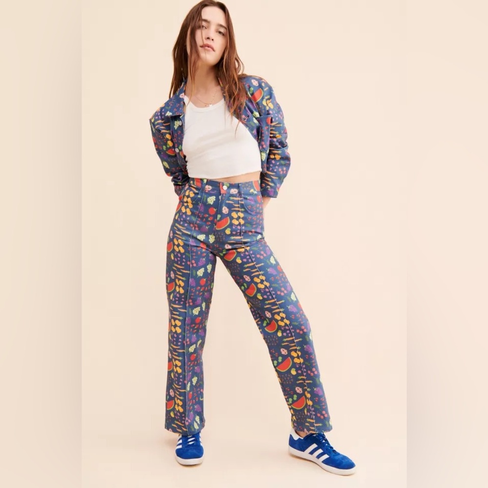 Lisa Says Gah Blue Floral & Fruit Wide Leg Jeans - Picture 3 of 9